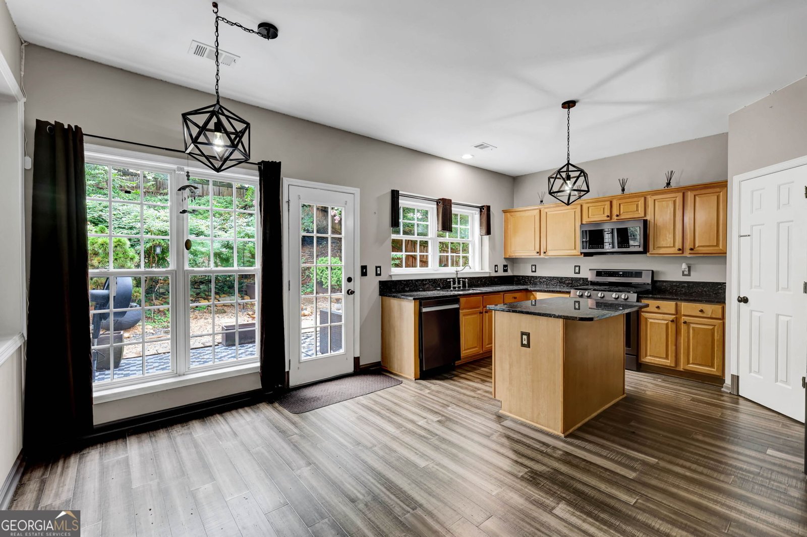 169 Eastham Court Suwanee - Photo 10