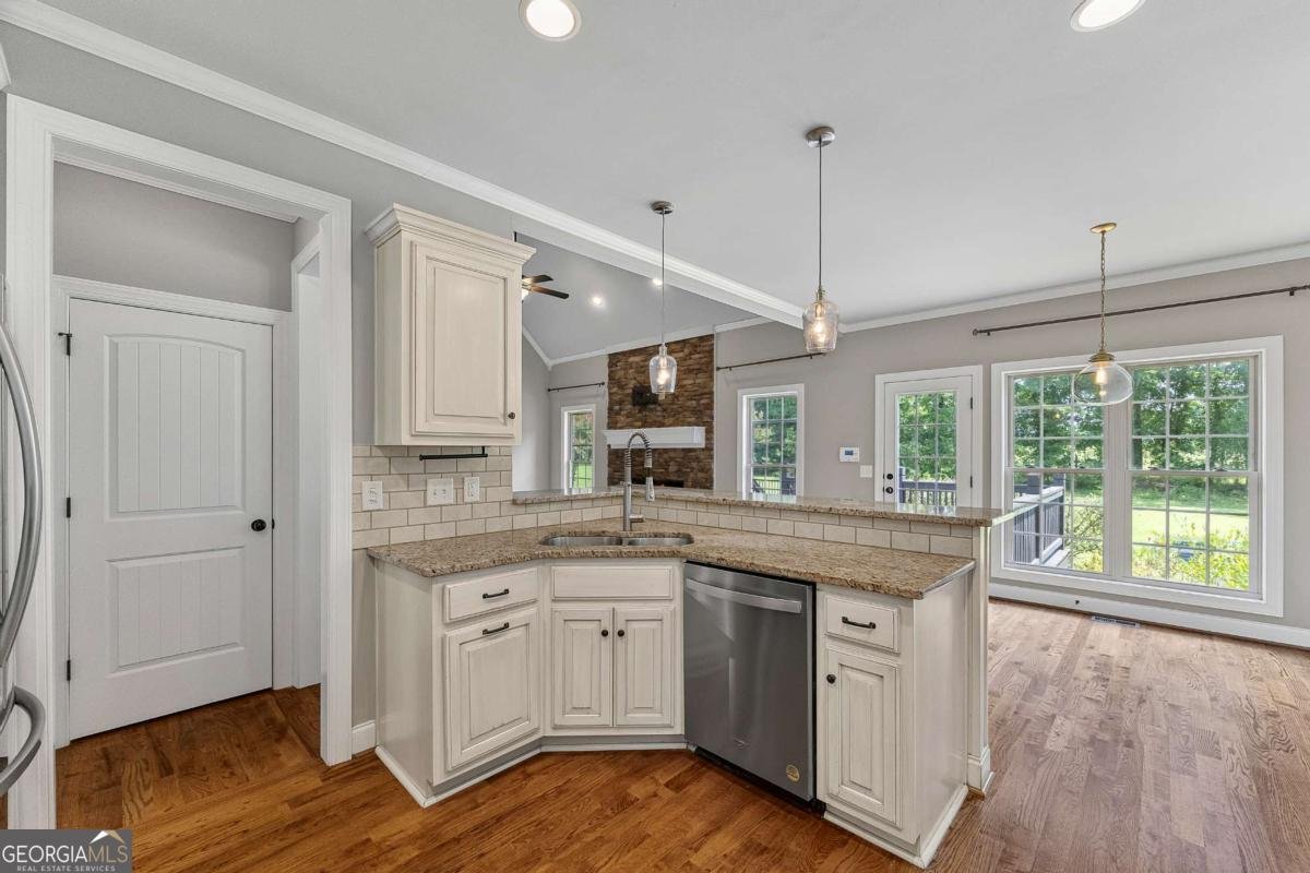2165 Harperfield Drive Bogart - Photo 8