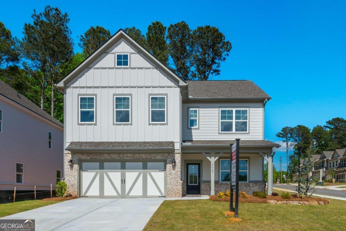 5587 Overview Drive Flowery Branch - main photo