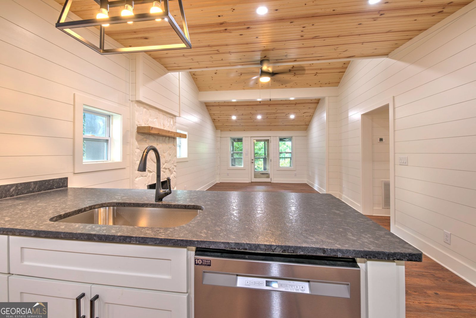 56 Hawthorn Lane Clayton - Photo 22