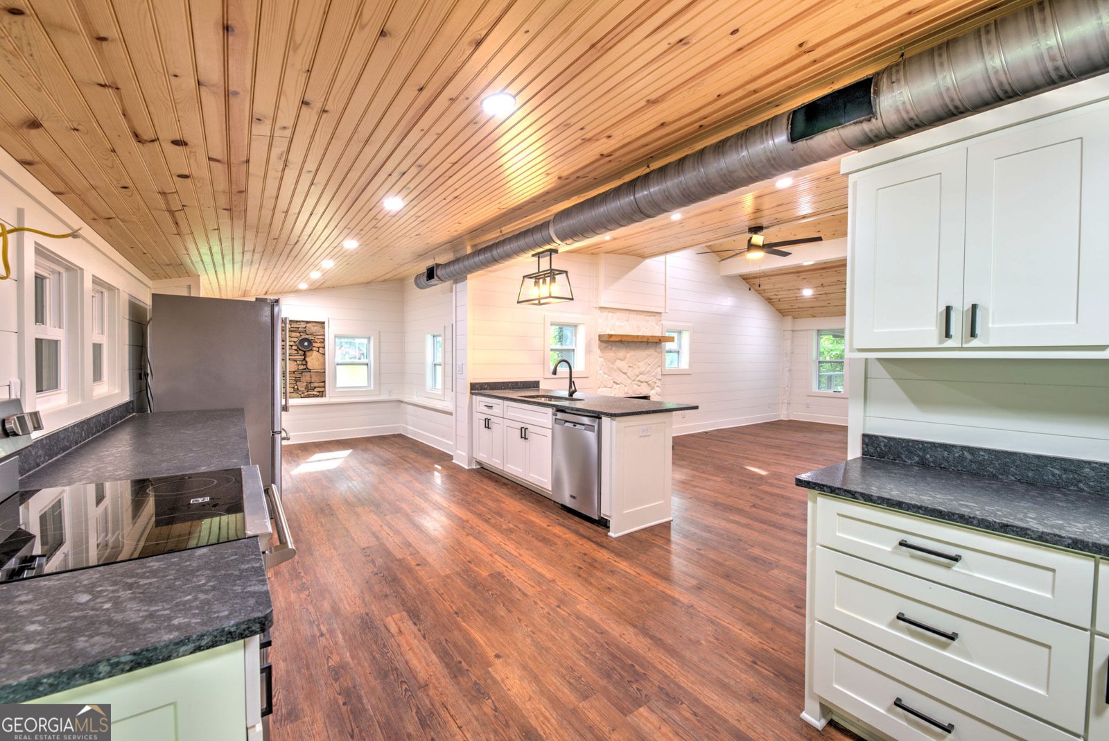 56 Hawthorn Lane Clayton - Photo 27