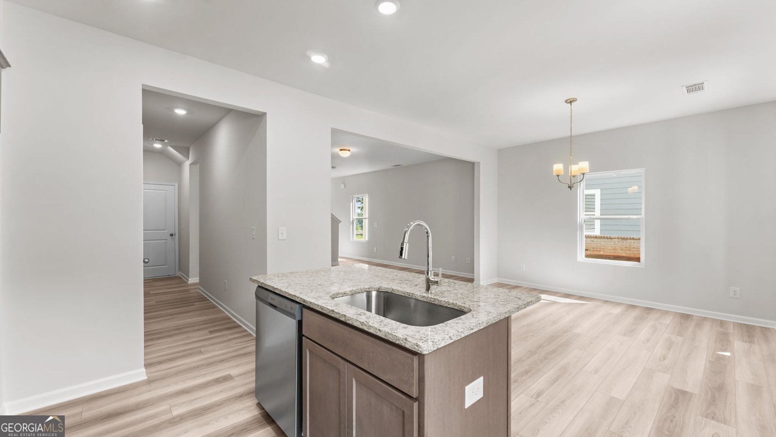 5245 Gainesville Street Flowery Branch - Photo 6