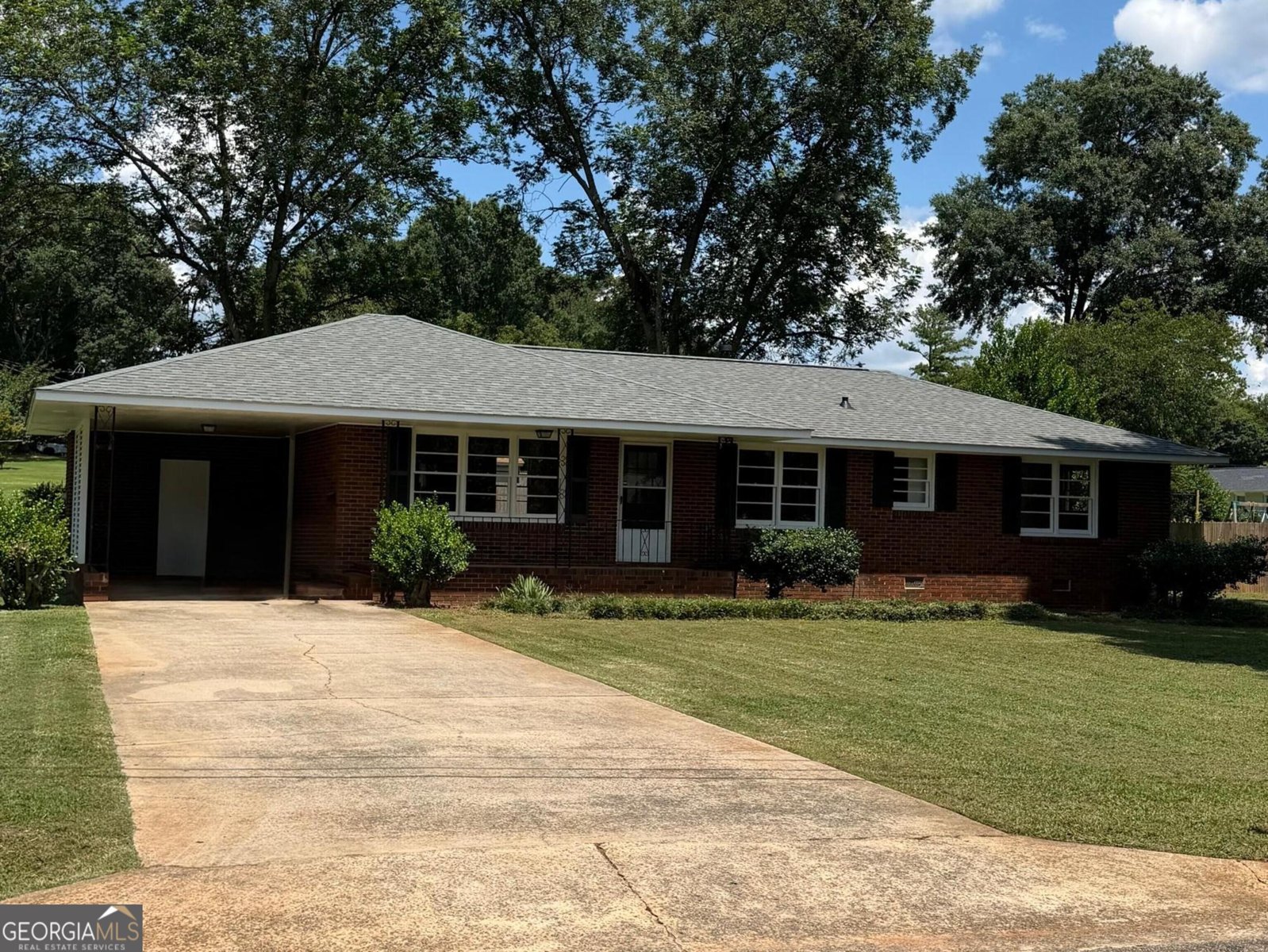 41 Larkwood Circle Cartersville - main photo