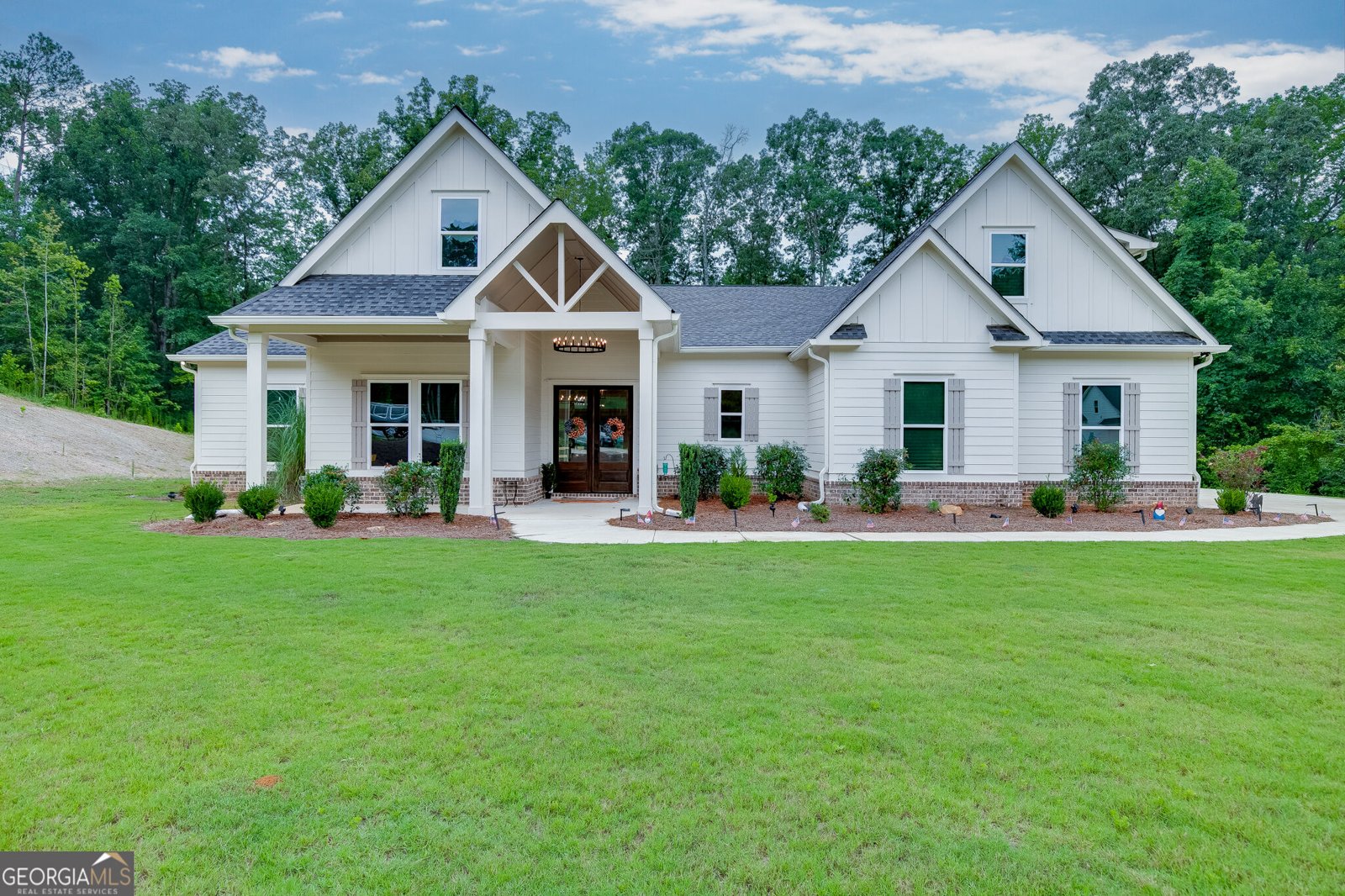 1077 Riverstone Drive Social Circle - main photo