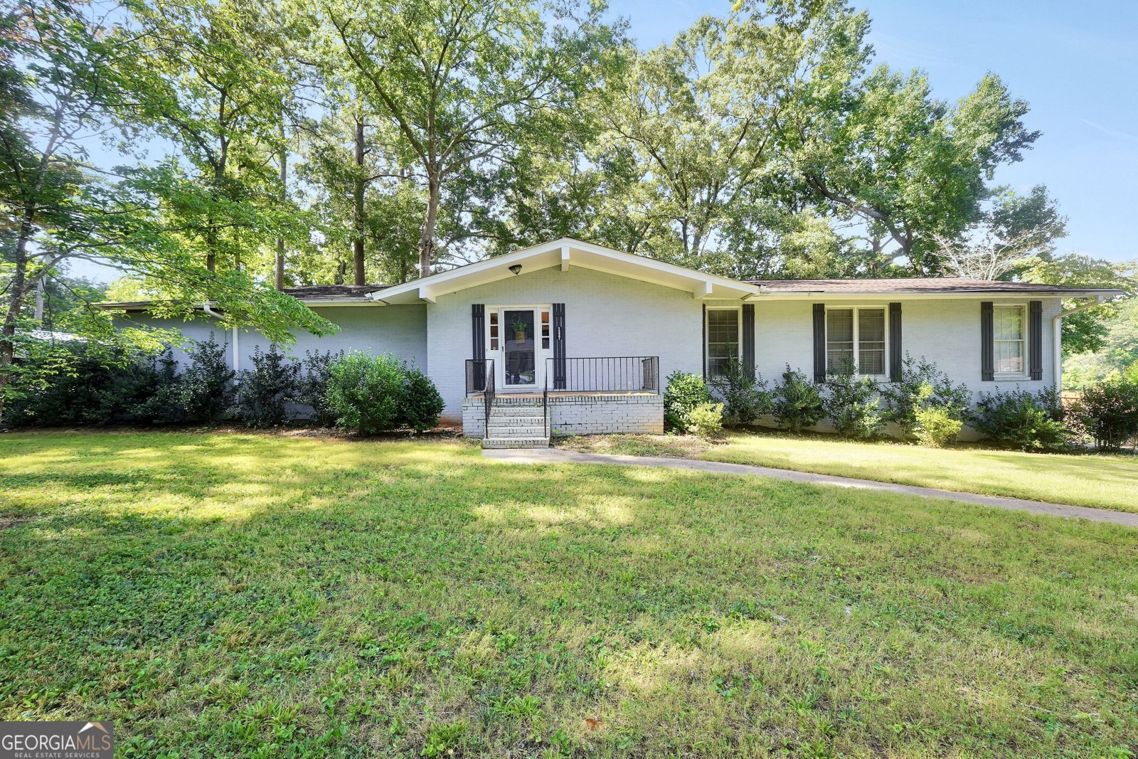 1327 Lakeshore Drive Griffin - main photo
