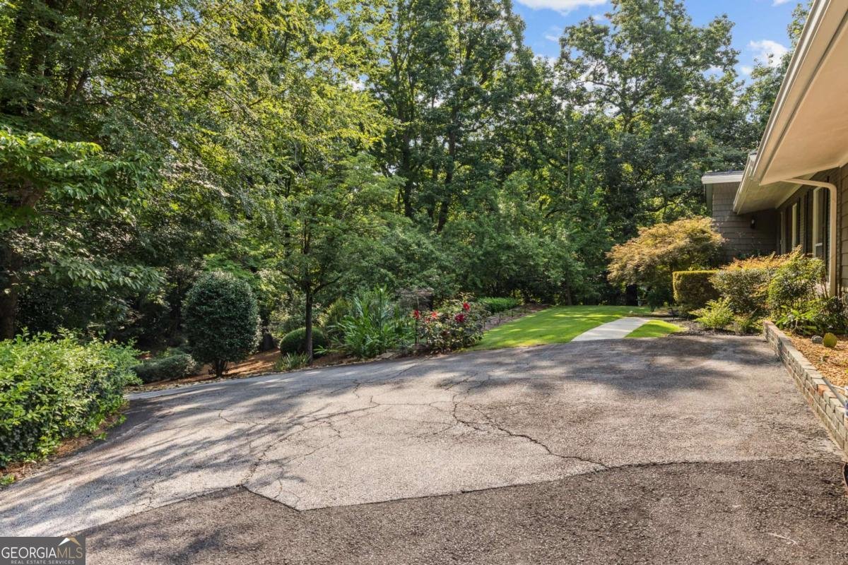 6488 Cherry Tree Lane Sandy Springs - Photo 12