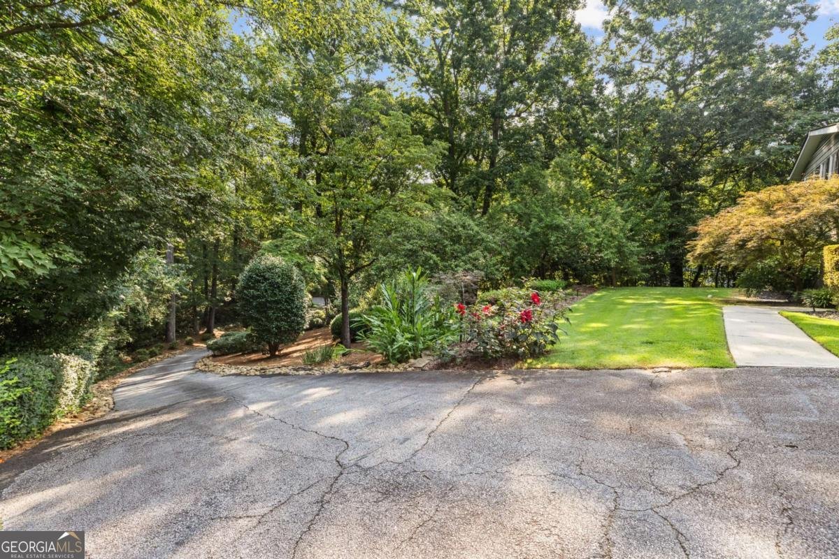 6488 Cherry Tree Lane Sandy Springs - Photo 9