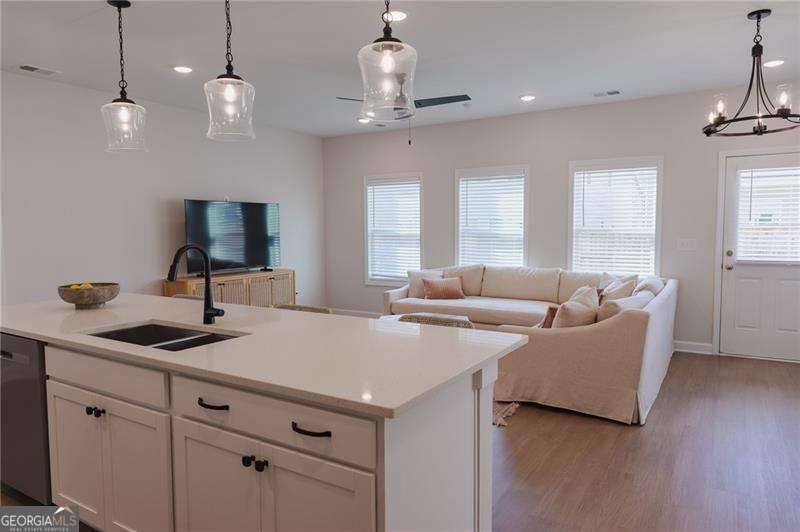 112 Winsome Way Woodstock - Photo 8
