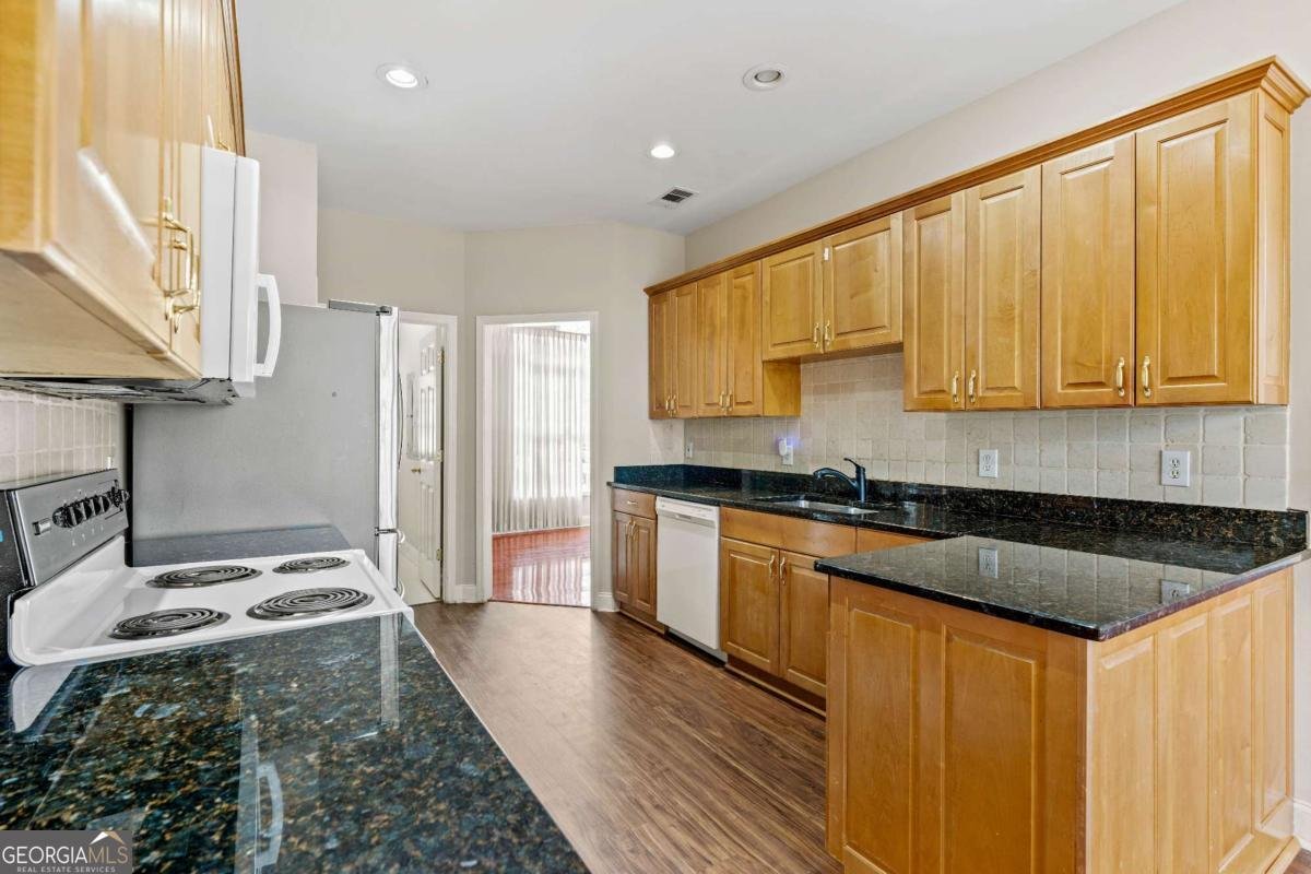 4838 Netherlands Place Flowery Branch - Photo 9