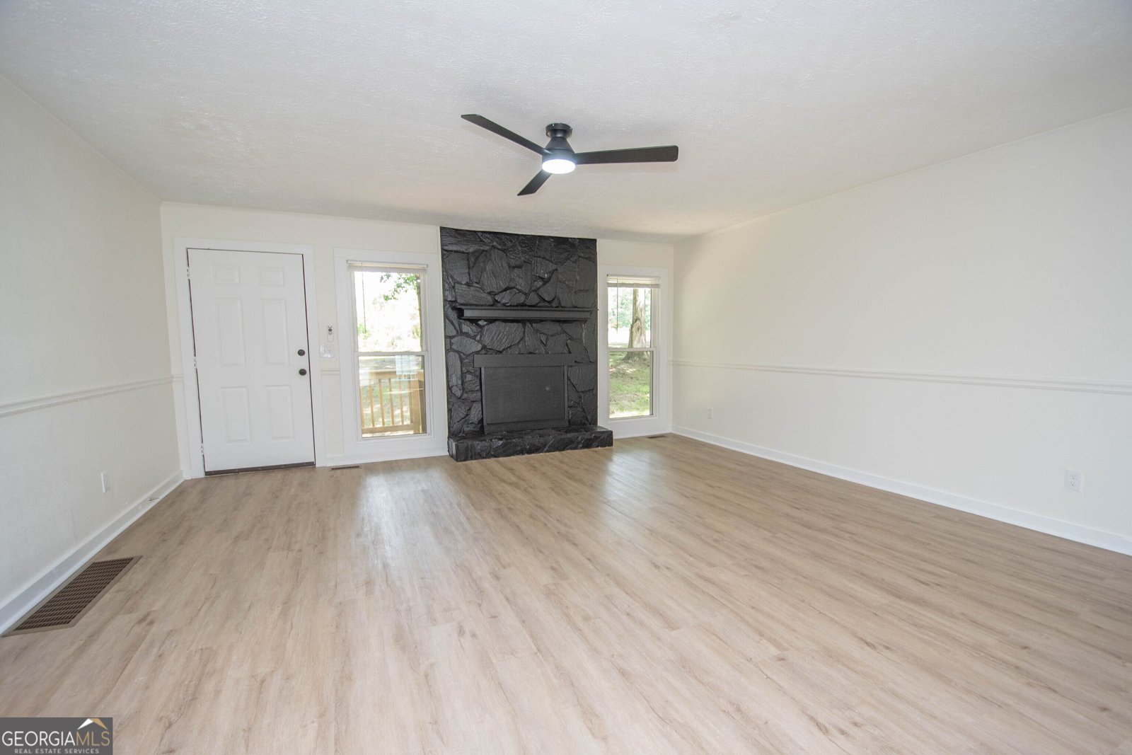 240 Hearthstone Drive W Newnan - Photo 8