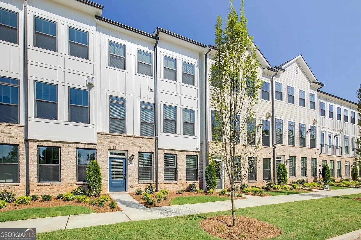 2044 Rockledge Road Atlanta - main photo