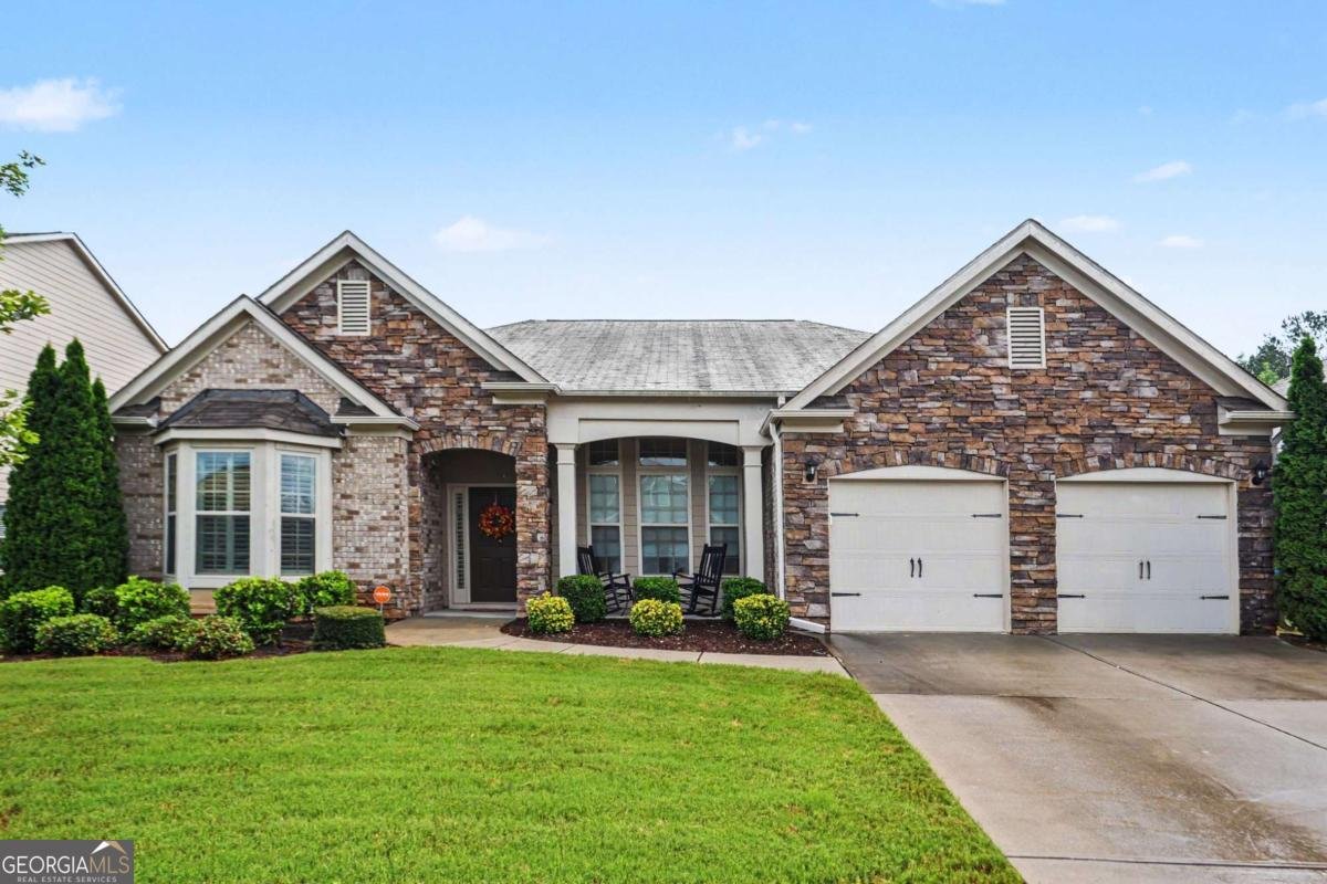 2840 Bluestone Drive Atlanta - main photo