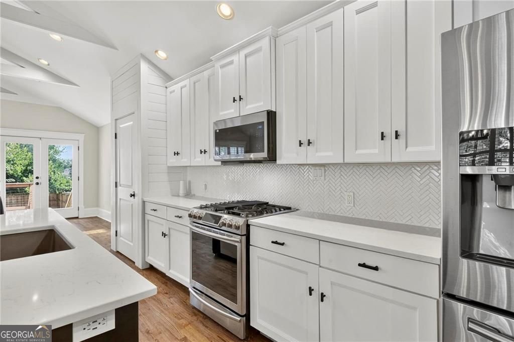 1355 Mercer Avenue East Point - Photo 19