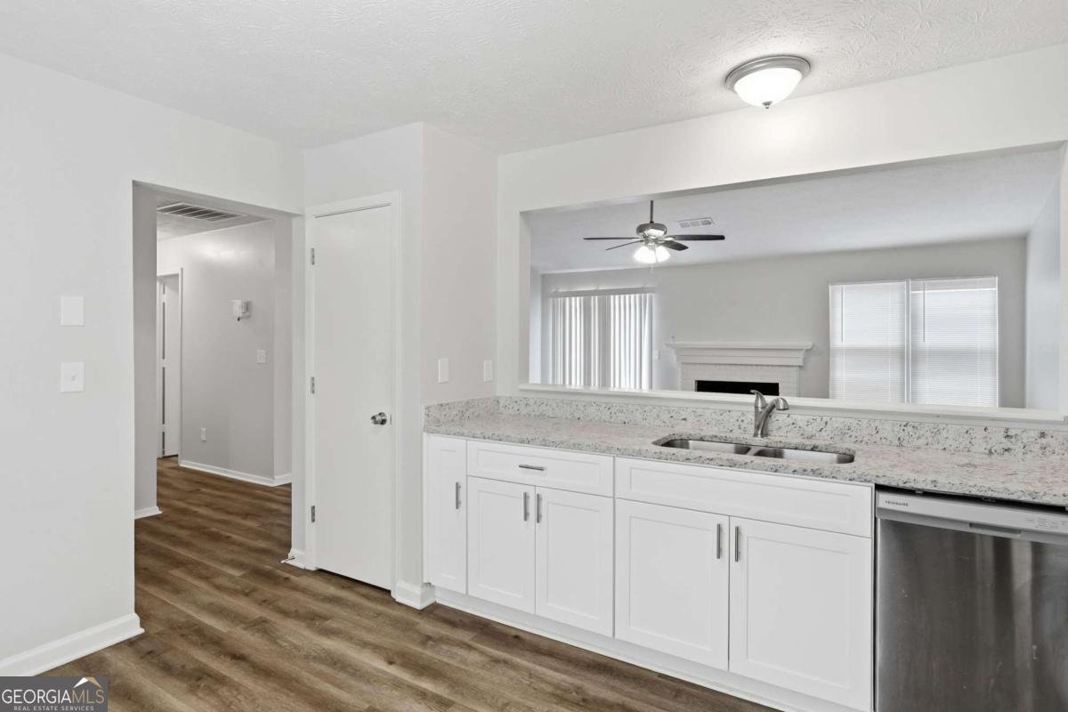 1193 Harvest Dale Court Stone Mountain - Photo 11