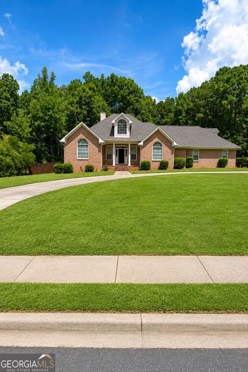 145 Lofty Eagle Lane Fayetteville - main photo