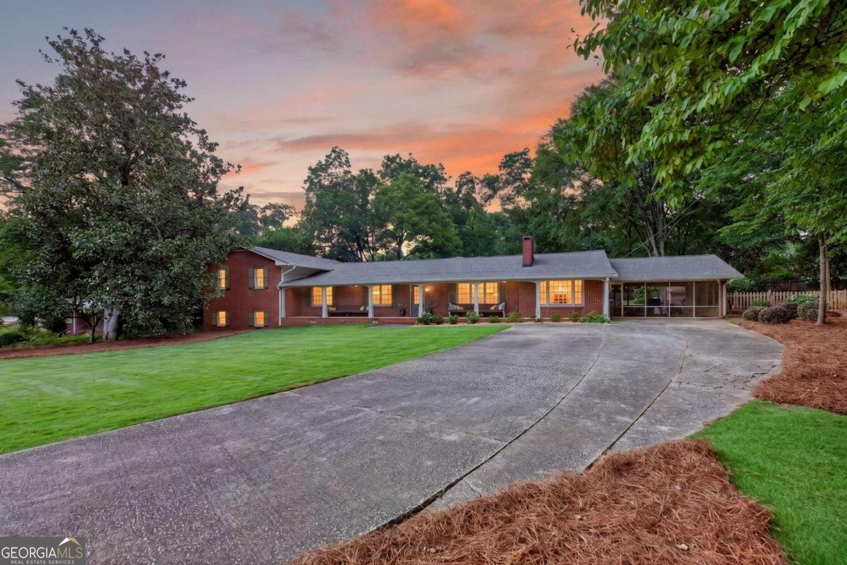 8928 Orchard Drive Douglasville - main photo