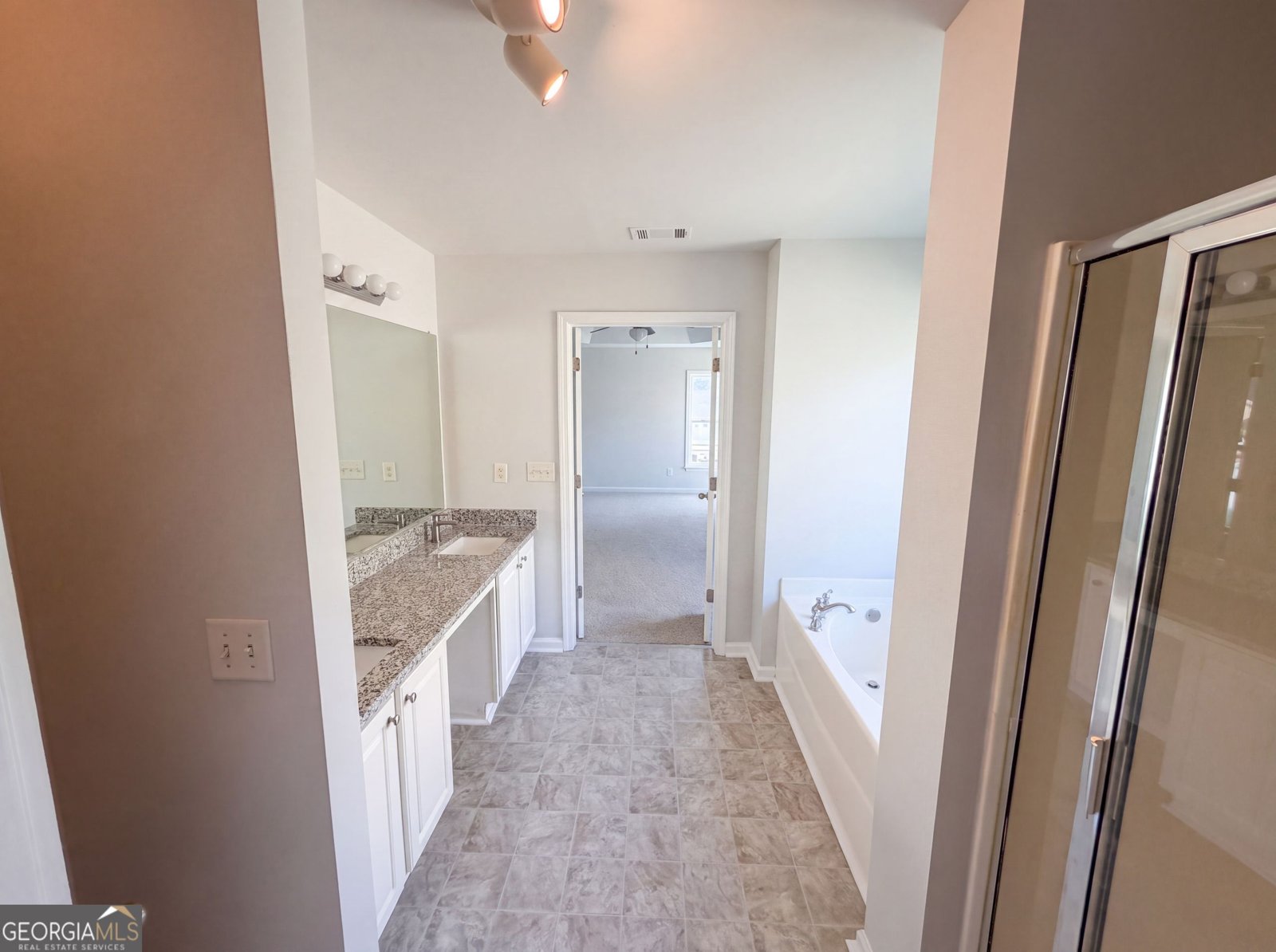 7328 Toccoa Circle Union City - Photo 11
