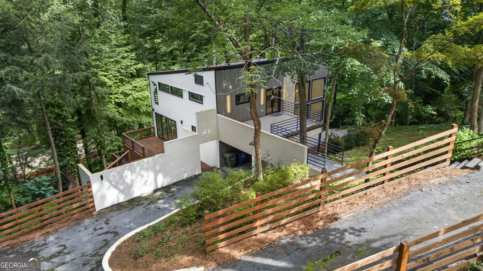 1153 Dawn View Lane Atlanta - main photo