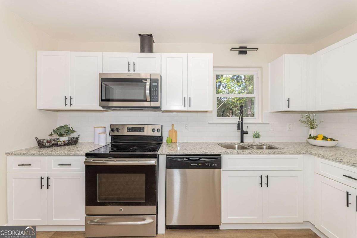 4887 Hull Road Conyers - Photo 10