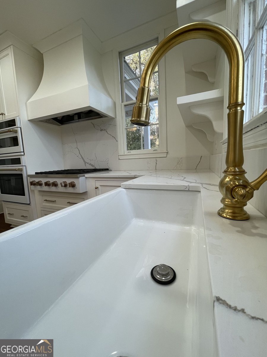 408 Thurston Avenue Thomaston - Photo 11