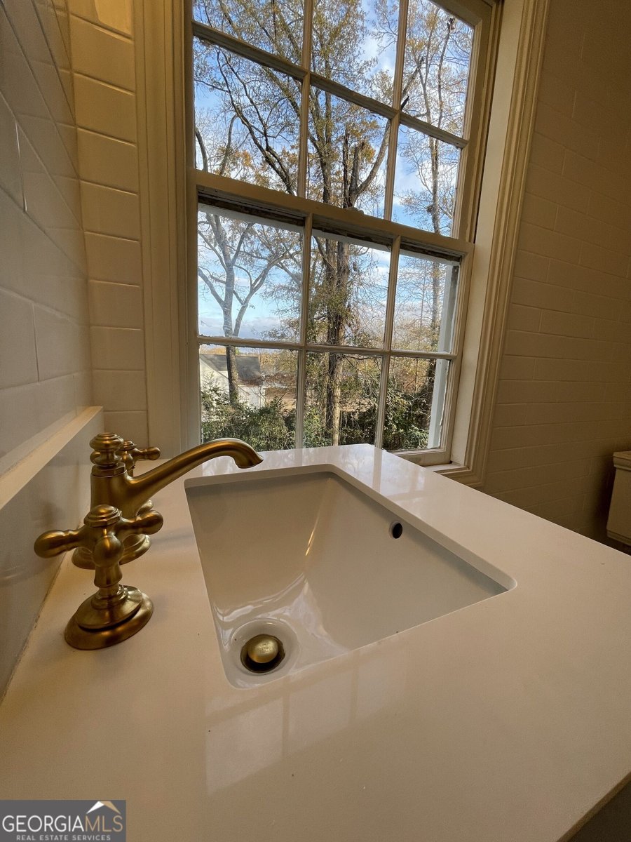 408 Thurston Avenue Thomaston - Photo 22