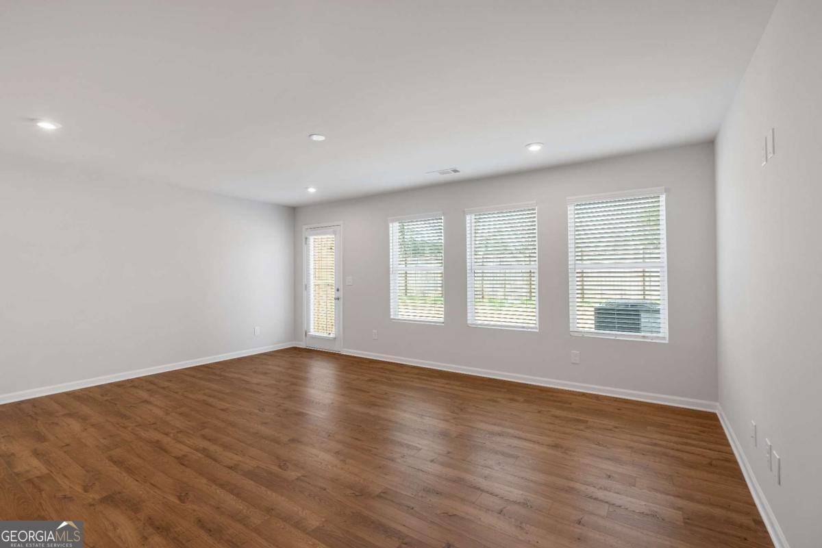 105 Village Green Drive Adairsville - Photo 8