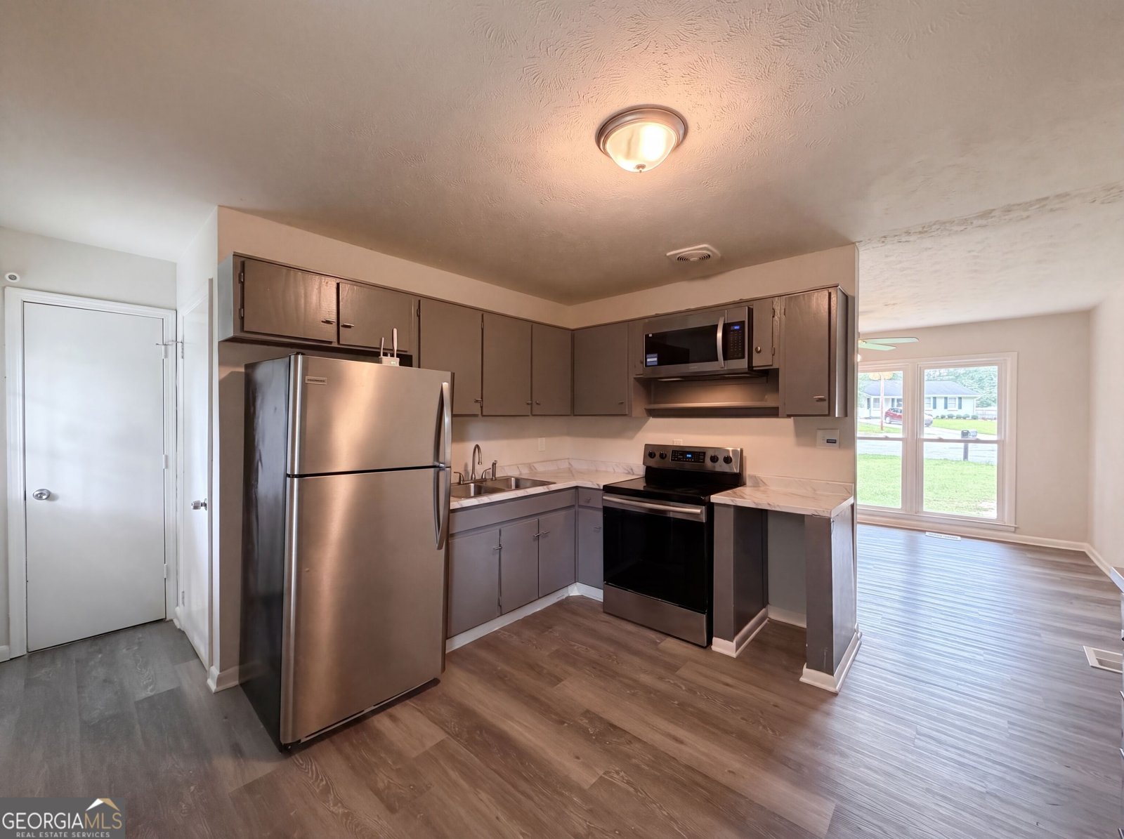 6970 Mary Court Riverdale - Photo 8