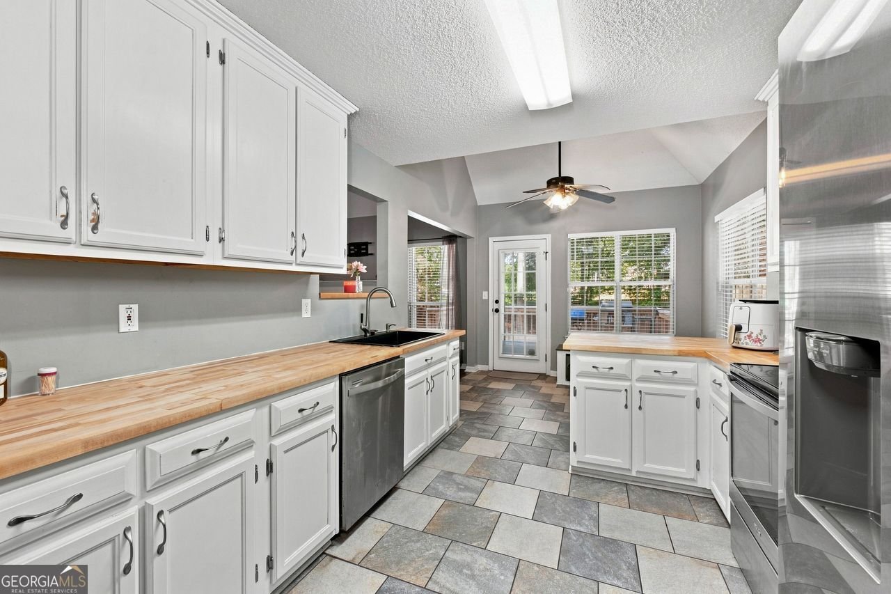 218 Oakwood Court Mcdonough - Photo 18