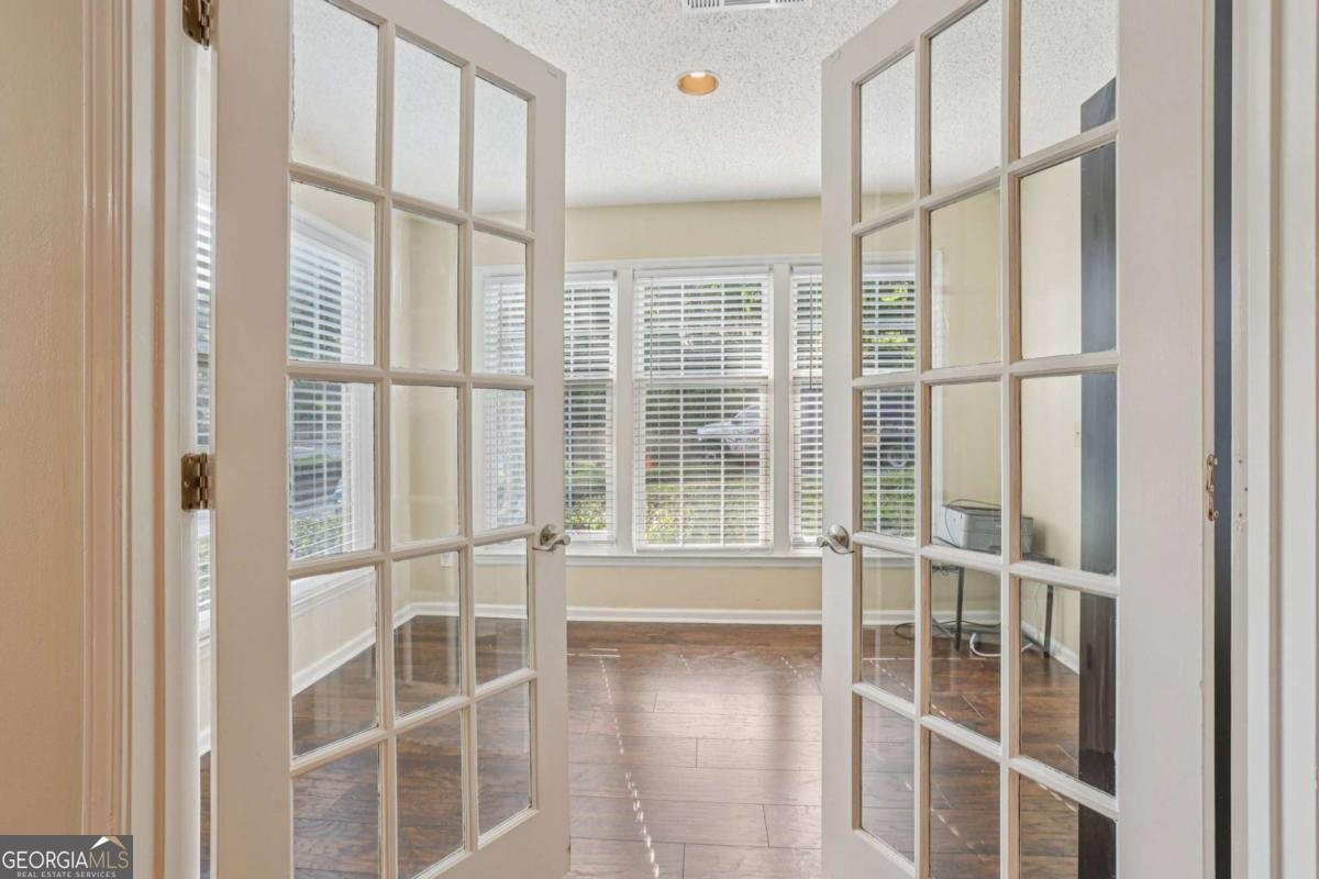 208 Bainbridge Drive Sandy Springs - Photo 12
