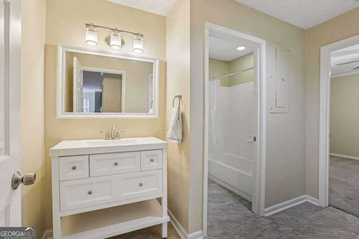 208 Bainbridge Drive Sandy Springs - Photo 13