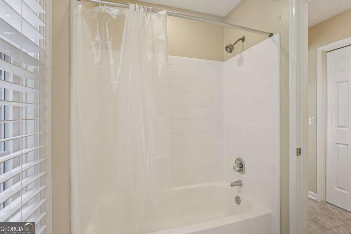 208 Bainbridge Drive Sandy Springs - Photo 14