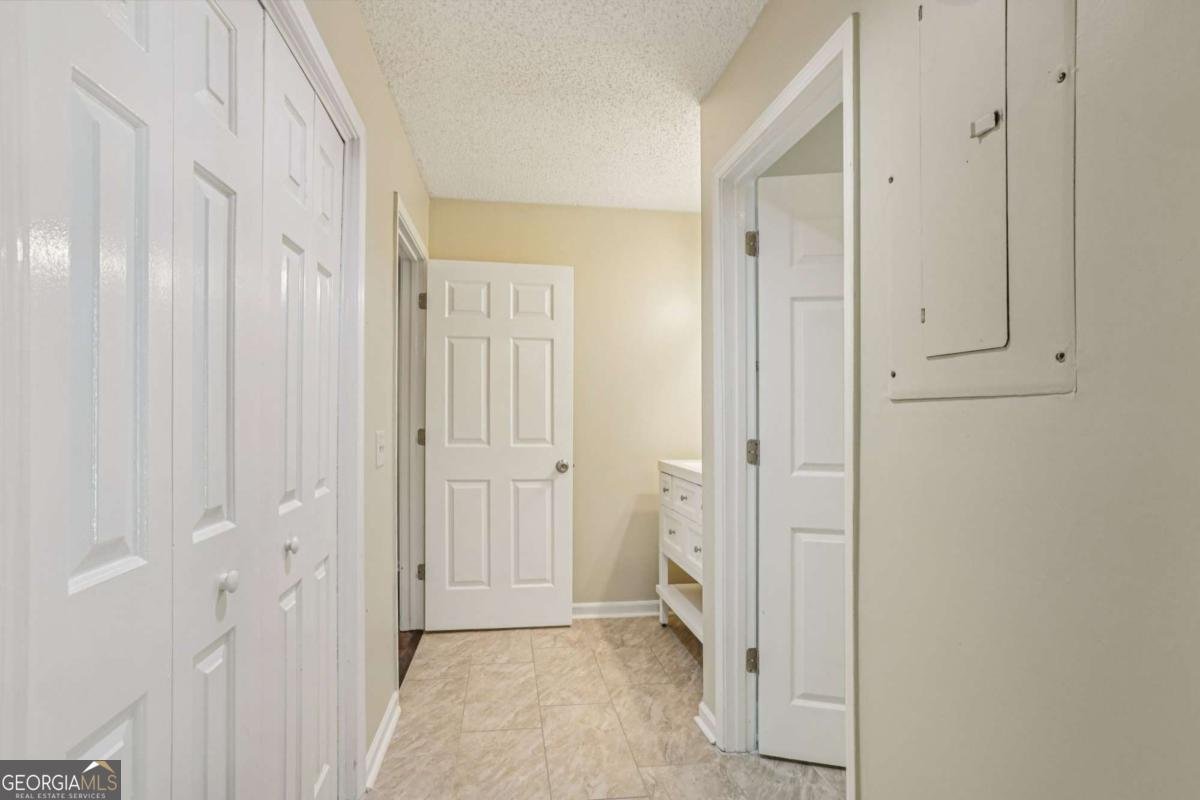 208 Bainbridge Drive Sandy Springs - Photo 15