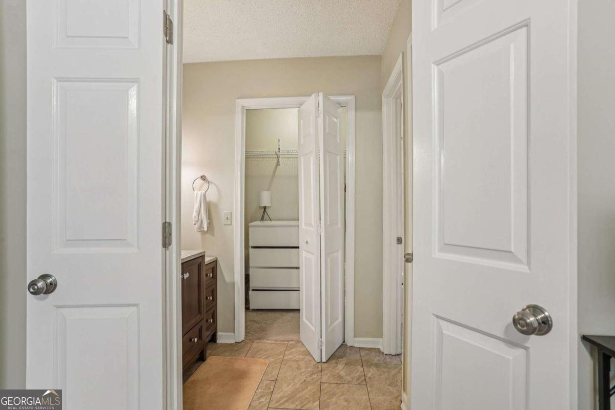 208 Bainbridge Drive Sandy Springs - Photo 18