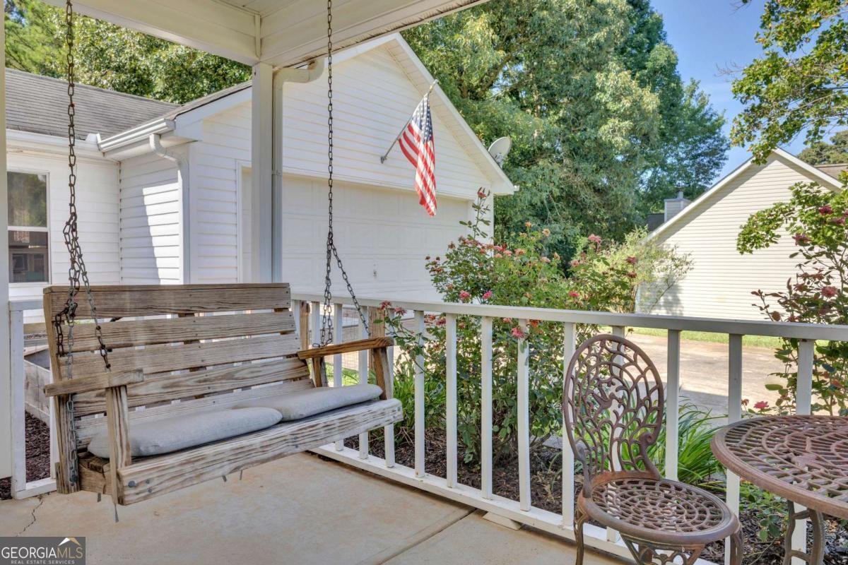 35 Macadamia Court Covington - Photo 6