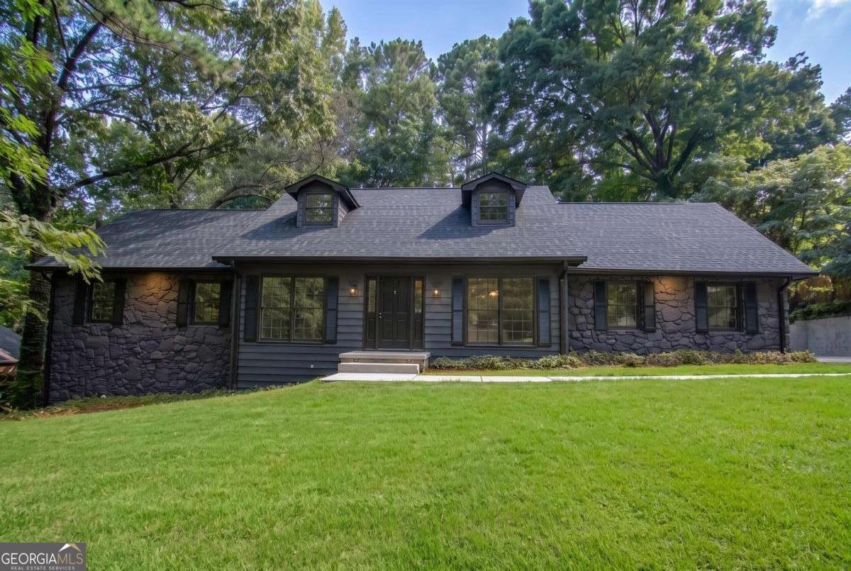 4877 Alpine Dr Lilburn - main photo