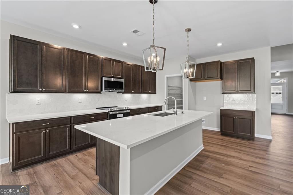 713 Crystal Lake Parkway Hoschton - Photo 6