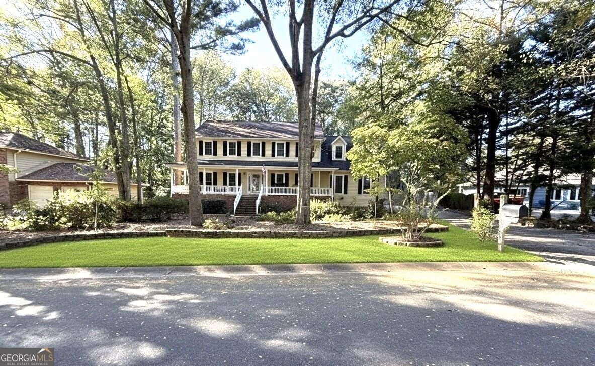153 Lakeside Drive Peachtree City - main photo