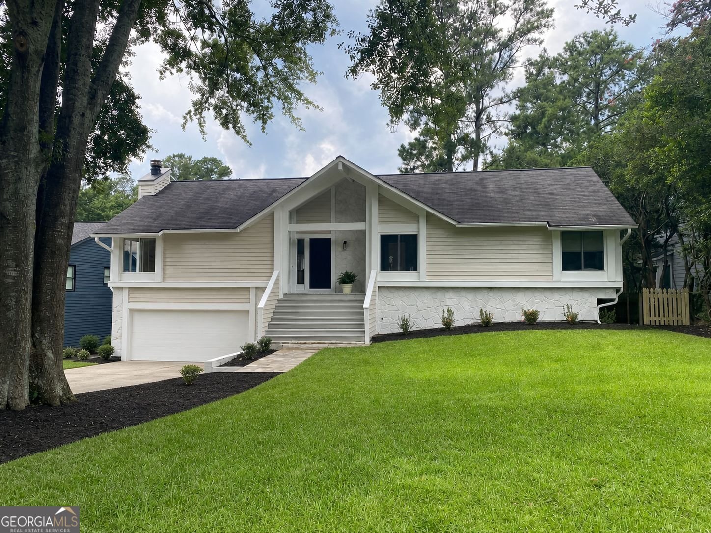 3313 Clubland Drive Marietta - main photo