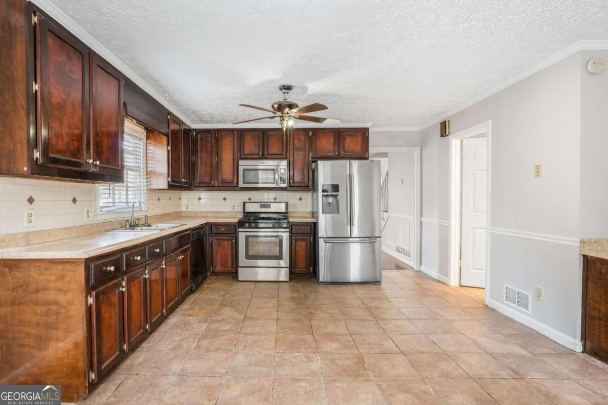458 Stonebridge Court Stone Mountain - Photo 9
