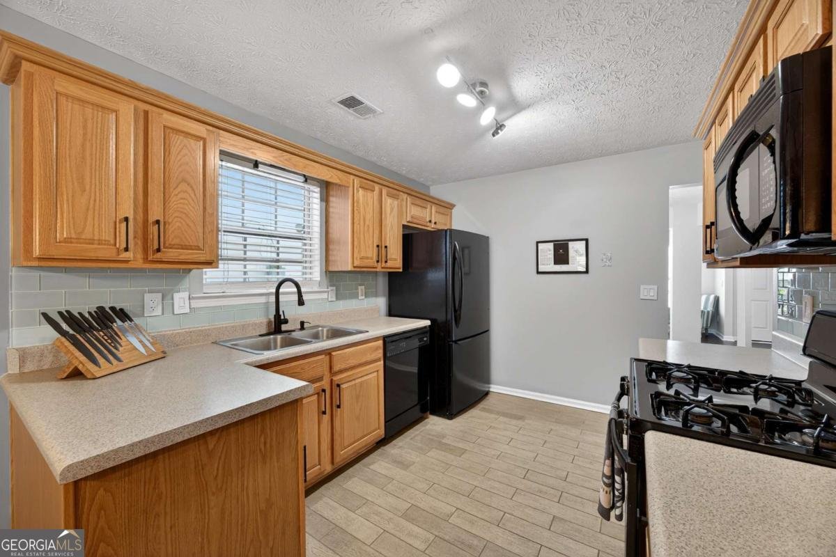 9899 Vista Circle Union City - Photo 16