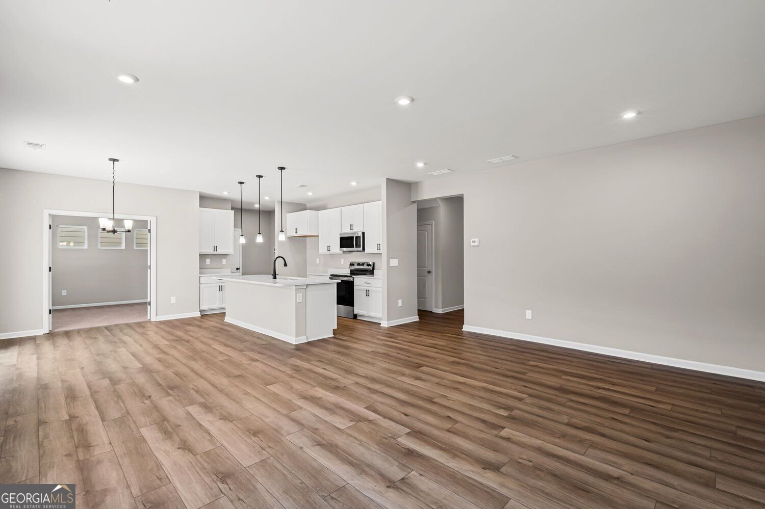 785 Crystal Lake Parkway Hoschton - Photo 13