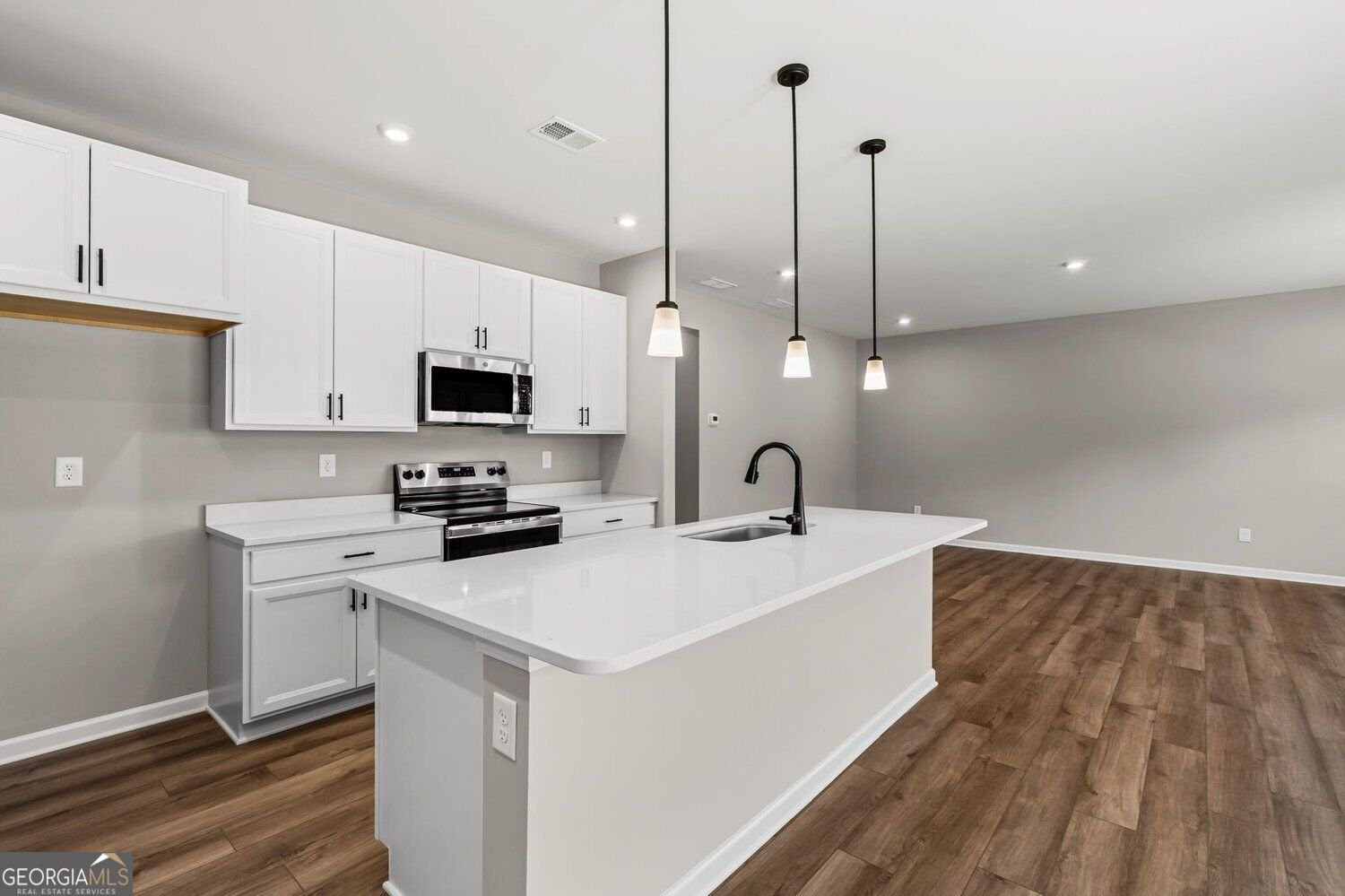 785 Crystal Lake Parkway Hoschton - Photo 16