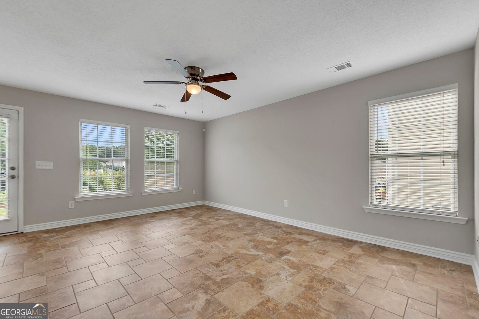 233 Fox Creek Boulevard Woodstock - Photo 6