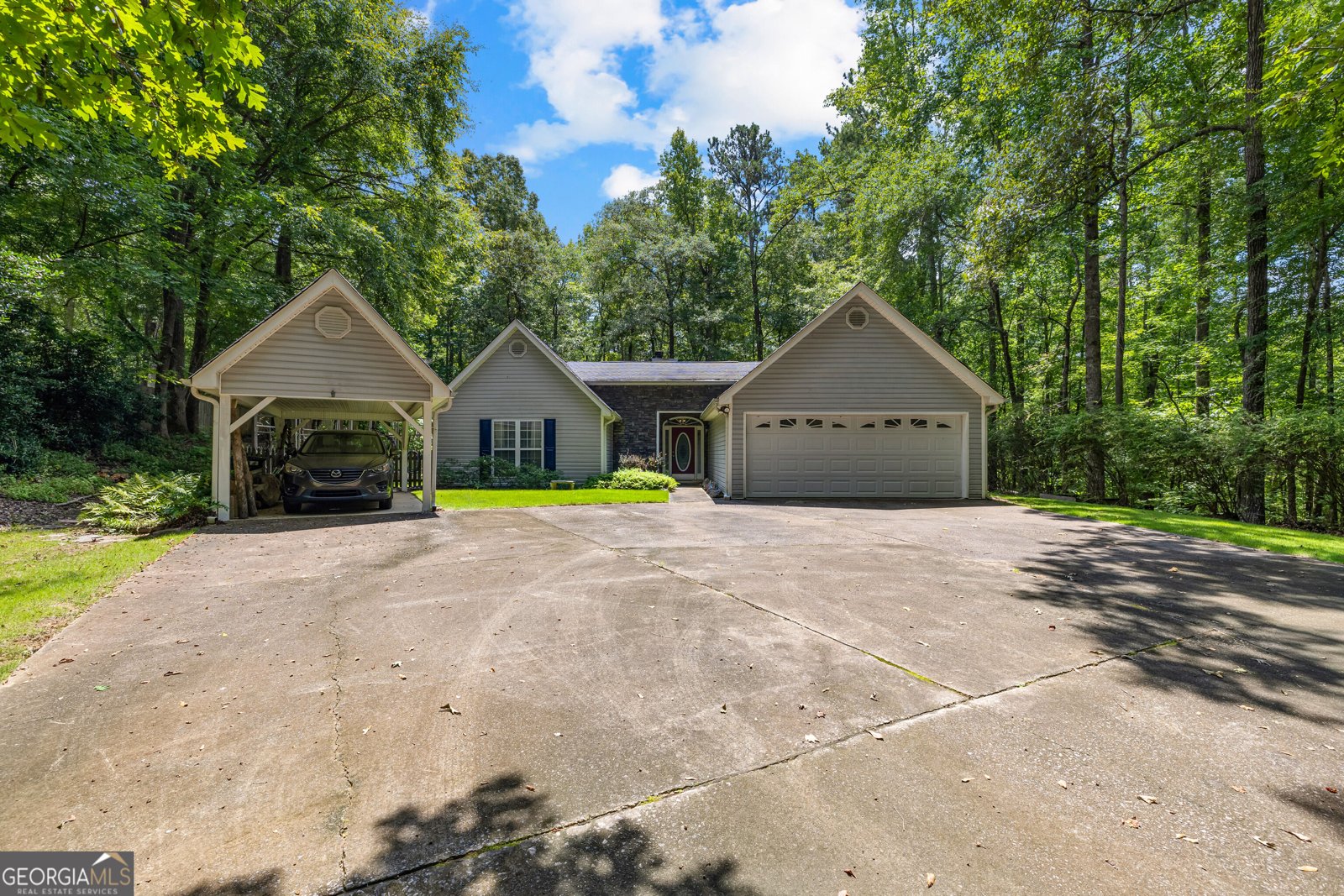39 Village Pointe Drive Lagrange - main photo