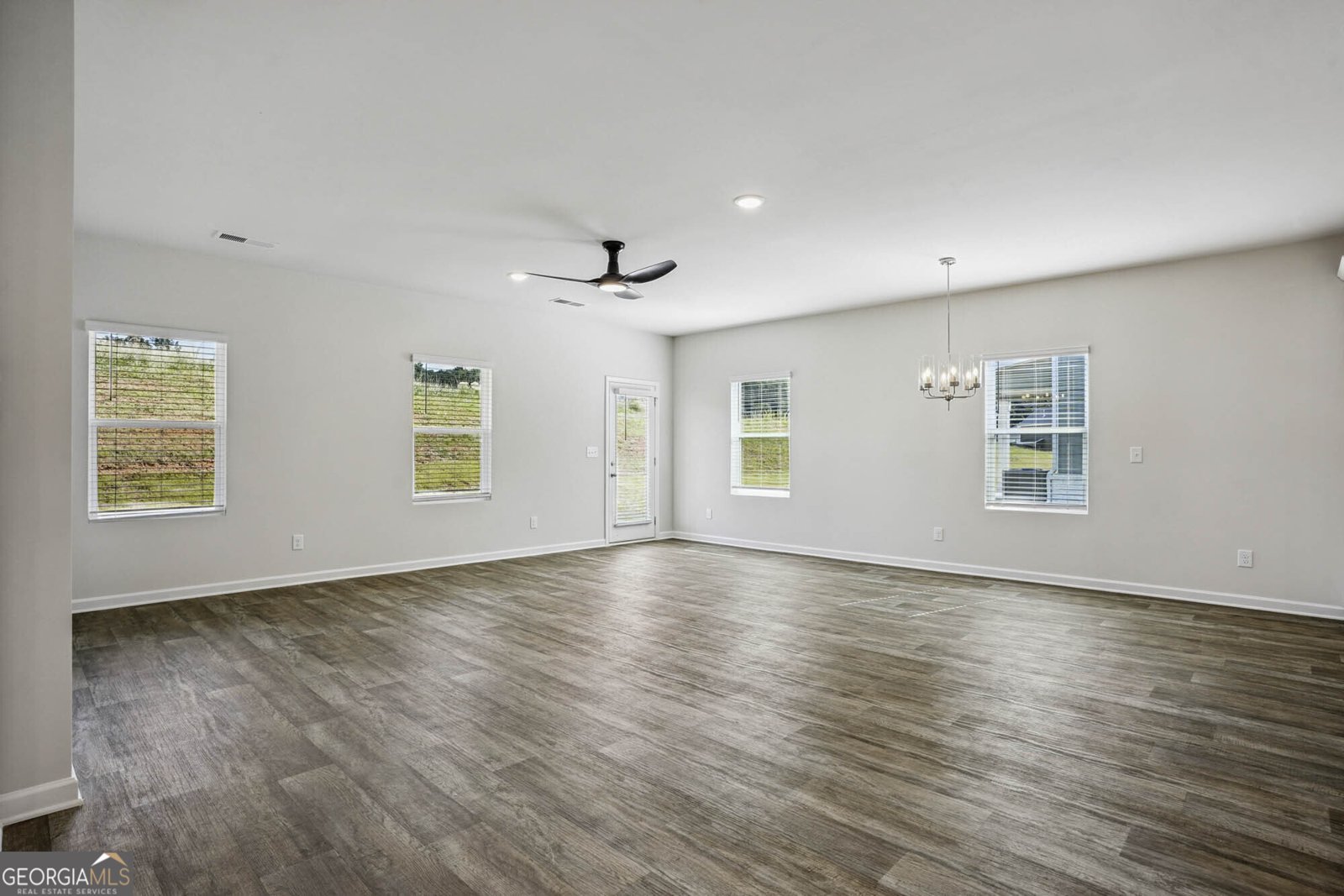 425 Orwell Drive Social Circle - Photo 8