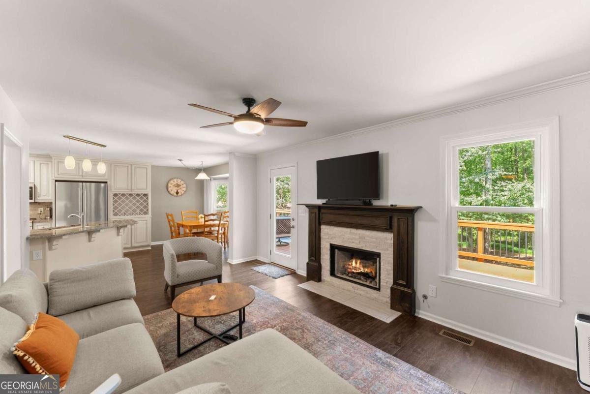 6413 Farm Ridge Court Flowery Branch - Photo 8