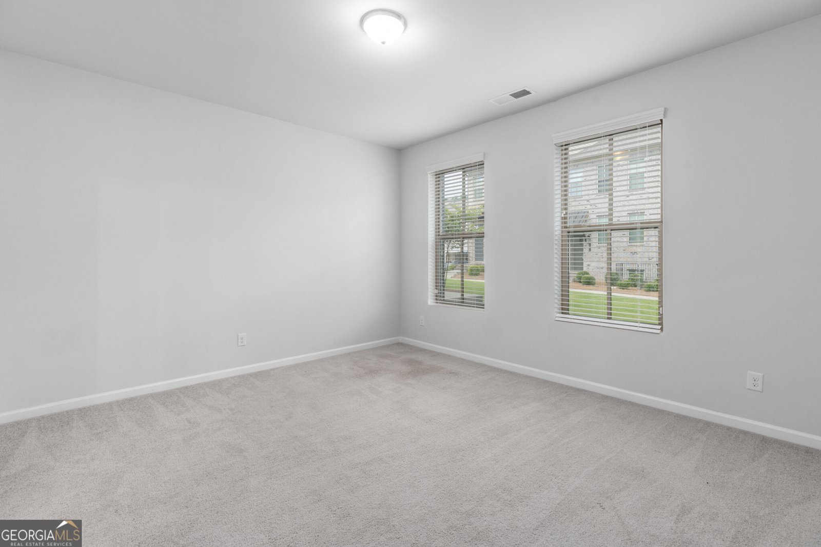 4361 White spruce ally Doraville - Photo 8
