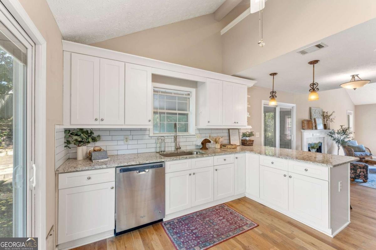 1047 Kennesborough Road Kennesaw - Photo 9