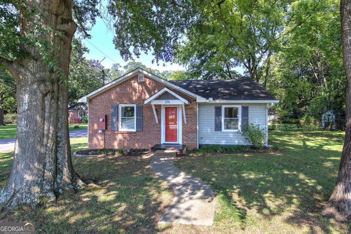 319 Bartow Street Cartersville - main photo