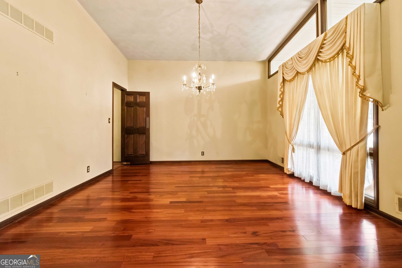 103 Club Court Stockbridge - Photo 15